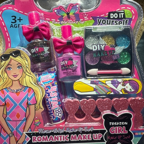 Romantic Make Up DIY Fashion Girl Set – Pretend Play Beauty Kit - Picture 4 of 4